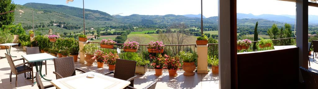 Albergo Il Cacciatore Spello Exterior photo