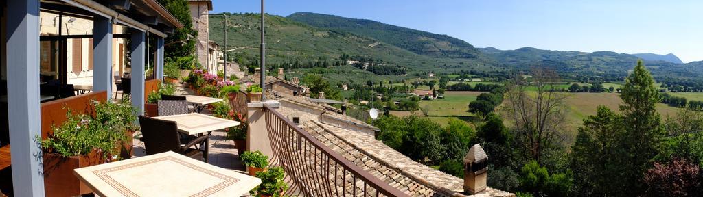 Albergo Il Cacciatore Spello Exterior photo