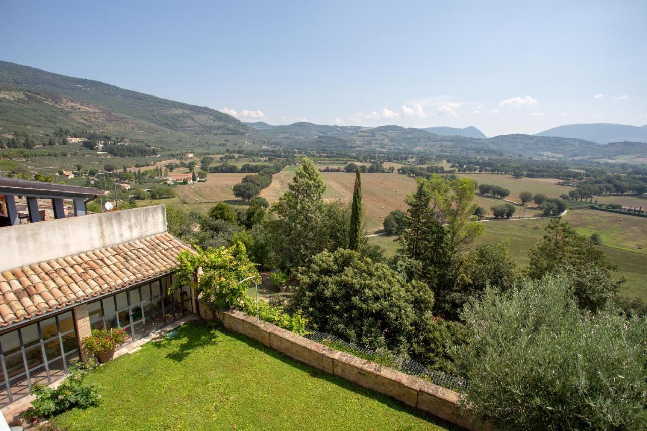 Albergo Il Cacciatore Spello Exterior photo